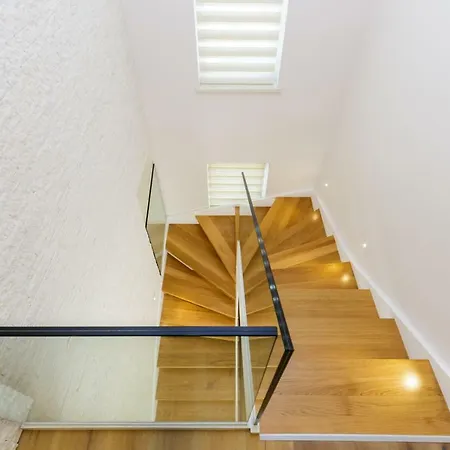 Ray Villa Ražanac